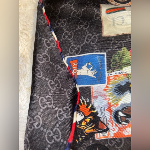 100% Gucci Silk Monogram Courrier Print Scarf - Picture 10 of 13